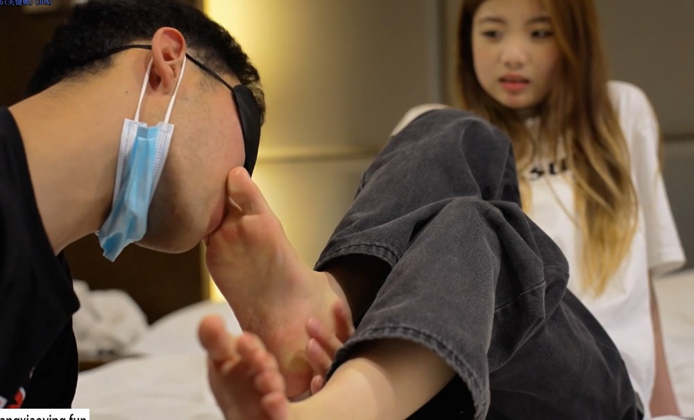 tk412清冷广州妹子天足