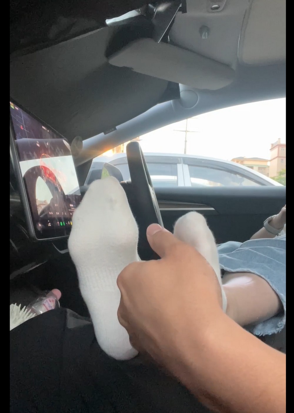 tk457咖啡店邂逅美女 忽然上车玩弄嫩足